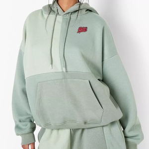 Sweat-shirt à capuche surdimensionné pour femmes avec logo personnalisé nouveauté haut court sans manches col montant imperméable à l'eau vêtements de rue pour l'hiver - Product Image 6