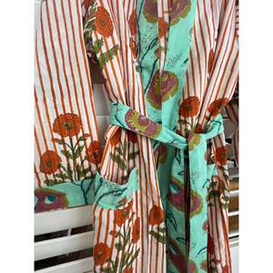 Albornoz Kimono Joyful de Tela Suave, Talla Única, Ropa de Casa con Cierre de Botones y Cordón Ajustable, Versátil para Invierno y Verano - Product Image 2