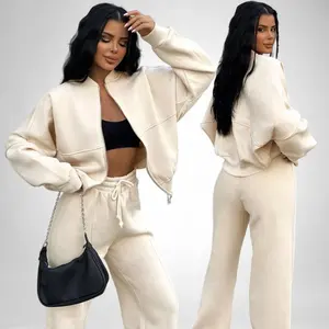 Sweat-shirt élégant bleu uni pour femme Everglow avec col montant imprimé, fermeture éclair intégrale, manches longues et poches – Mode Hiver - Product Image 2