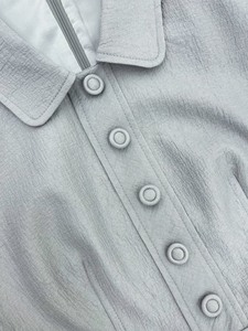 Vestido de precio de fábrica para mujer Botones frontales Orion Box Vestido plisado Tela ecológica Ropa de mujer Whiteant Vietnam Factory - Product Image 6