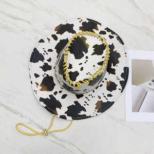 หมวกคาวบอยลายหนังวัวหนัง PU แบบยูนิเซ็กซ์ สำหรับผู้ชายและผู้หญิง สวมใส่ได้ทั้งในชีวิตประจำวันและกิจกรรมกลางแจ้ง เหมาะสำหรับการเดินทางและงานปาร์ตี้ สไตล์ขนสัตว์เทียม - Product Image 1