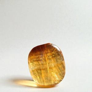 Venta al por mayor de alta calidad de cristal amarillo fluorita en forma de corazón Palma piedra mejor precio decoración del hogar tallado Feng Shui grabado - Product Image 5