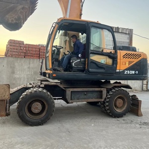 Excavateur sur pneus Hyundai 210w-9 d'occasion 2018 Modèle Cummins Engine Gearbox Pump 20.5 Ton 1.2m3 Bucket Capacity à vendre - Product Image 1