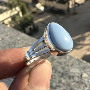 แหวนพลอยโอปอลสีน้ำเงินขายส่ง ตัวเรือนเงินแท้ 925 ประดับแบบฝังขอบ งานแฮนด์เมด - Product Image 3