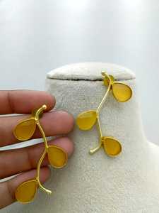 Pendientes de flor de gota carmesí Diseño de elegancia y simplicidad Producto a granel Diseño personalizado Patrón moderno - Product Image 5