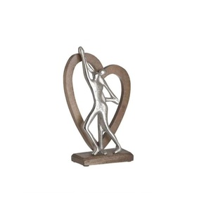 Décoration d'intérieur minimaliste en bois et métal, pièce maîtresse de table, danseuse romantique dans un cadre en forme de cœur, figurine, cadeau de mariage, cadeau de la Saint-Valentin - Product Image 4