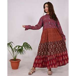 ชุดเดรสยาวสไตล์โบฮีเมียนสำหรับผู้หญิงชุดเดรสแม็กซี่ผ้าฝ้ายพิมพ์ลายดอกไม้งานปาร์ตี้ยาวถึงพื้นพร้อมดีไซน์แบบเย็บปะติด - Product Image 5