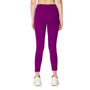 Leggings athlétiques avec logo personnalisé pour femmes pour le fitness en plein air, le yoga et l'entraînement avec poche latérale pour pantalon de yoga - Product Image 3