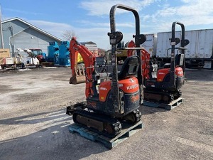Mini excavatrice Kubota K008 3 Pelle hydraulique sur chenilles compacte haute performance pour la construction et l'agriculture - Product Image 3