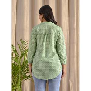 Blusa de Algodón Popelina de Alta Calidad para Mujer, Color Verde Pastel, Estilo Barik Butti con Botones Delanteros, Talla Única y Opciones de Talla XL Disponibles - Product Image 4