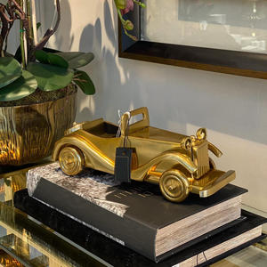 Sculpture de voiture moderne en aluminium massif, finition dorée, qualité supérieure, fabrication artisanale, décoration de bureau, article cadeau - Product Image 2