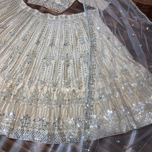 Lehenga คอลเลกชันที่สวยงามและได้รับความนิยมมากที่สุดด้วยการปักที่สวยงามเขียนโค้ดและงานปักเลื่อมหนัก - Product Image 1