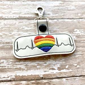 プライドハートビートキーチェーン,プライドキーチェーンレインボープライドジッパー,ステッチレインボープライドバッグタグレインボープライドキーチェーン - Product Image 2