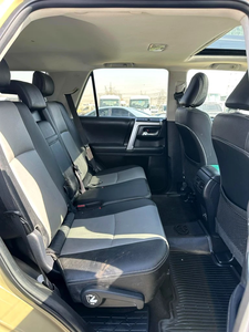 SUV tout-terrain de taille moyenne 2024, conduite à gauche, sièges en cuir, toit ouvrant panoramique, sièges électriques, phares LED, 12 500 miles - Product Image 3