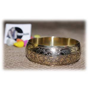 กำไลข้อมือทองเหลืองสำหรับผู้หญิงดีไซน์แฟชั่นใหม่ลายดอกไม้ - Product Image 1