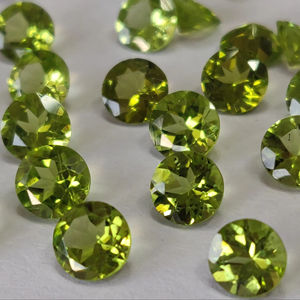 เพอริดอทธรรมชาติทรงกลมเจียระไน 8 มม. เพอริดอทคุณภาพสูง - Product Image 1