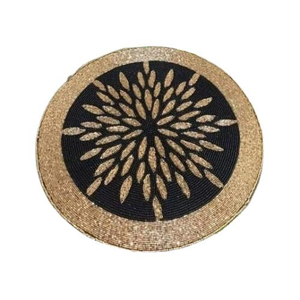 Napperon arrondi au design créatif avec perles Design pour la décoration intérieure Vaisselle Table à manger Fête et mariage par glowin fashion - Product Image 5