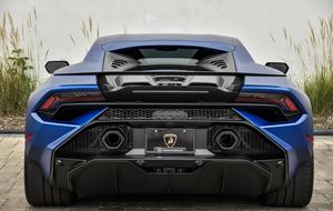 Lamborghini Huracán Coupé 2023, Motor Turbo de Gasolina, Transmisión Automática, 400 CV y 500 Nm de Torque, 25001-50000 Millas - Product Image 2