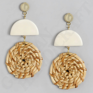 Pendientes colgantes de ratán de madera ligeros Joyas de declaración natural para estilo bohemio elegante e informal para niñas - Product Image 3