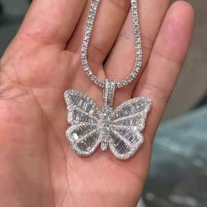 Collier pendentif papillon glacé avec cristal VVS et strass plaqué or, bijoux hip-hop de luxe en argent sterling - Product Image 4