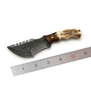 Cuchillo de Supervivencia de Acero de Damasco Hecho a Mano de Alta Calidad, Cuchillo de Campamento para Actividades al Aire Libre con Mango Sólido - Product Image 1