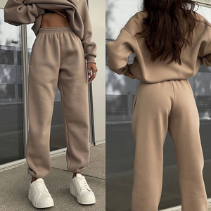 Survêtements pour femmes Polyester délavé à l'acide Sweat à capuche et pantalon de haute qualité Fabricant de survêtements personnalisés pour femmes - Product Image 2