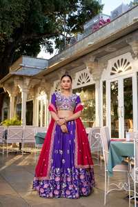 Lehenga choli dupatta ชุดปักเลื่อมและงานปักด้ายทำจากผ้าไหม Vichitra คุณภาพดีดีไซน์เนอร์ - Product Image 2