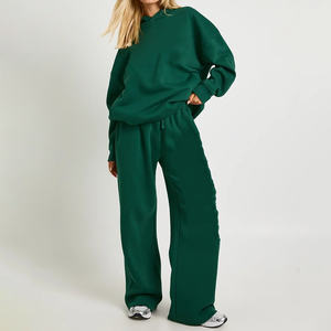 Nuevo Conjunto Deportivo Corto Verde con Logotipo Personalizado, Sudadera con Capucha y Pantalones Deportivos para Mujer, Transpirable, Estilo Urbano, para Correr al Aire Libre - Product Image 1