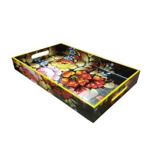 Bandeja de Servicio de Metal de Diseño Moderno para Decoración de Mesa en Hoteles, Restaurantes y Cocinas Domésticas, con Dos Asas, Bañada en Oro - Product Image 2