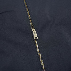 แจ็คเก็ตไนลอน/โพลีเอสเตอร์กันลมระบายอากาศได้ดีแบบบางกันน้ำย้อนกลับได้เหมาะสำหรับฤดูหนาวใช้ได้ทั้งชายและหญิง - Product Image 5