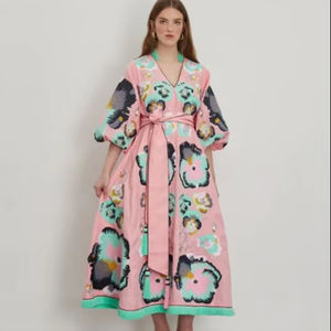 Robe ethnique à imprimé floral col en V ceintures à manches longues décontracté été ODM respirant tissé naturel brodé robe longue ukrainienne - Product Image 1