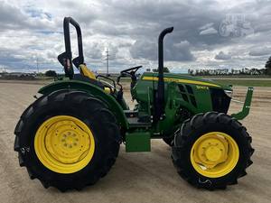 2024 johnn Deere 5067E รถแทรกเตอร์ขนาดเล็กล้อ4WD 160HP ได้รับการจัดอันดับไดรฟ์ประเภท4x4สำหรับใช้ในฟาร์ม - Product Image 6