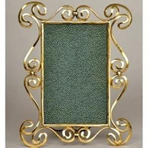 <b>Photo</b> display with wide <b>metal</b> <b>photo</b> <b>frame</b> and smooth enamel finishing suitable for wedding or luxury gifting needs - Product Image 1