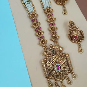 Ensemble de bijoux de mariage et de fête pour femmes, en alliage de cuivre plaqué or, de style traditionnel indien, tendance, comprenant des boucles d'oreilles et un collier - Product Image 1