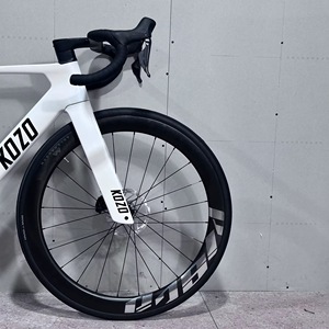 Todas las nuevas bicicletas de carretera de fibra de carbono Kozos directas de fábrica al por mayor-Freno de disco hidráulico Bicicletas de carreras ligeras - Product Image 3