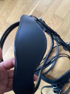 Brida anatómica de cuero negro de tamaño completo/Extra completo con riendas Brida de cuero de caballo de alta calidad disponible para exportación a granel - Product Image 4