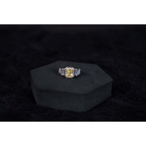 Bague de fiançailles pour homme en argent sterling avec saphir taille princesse et taille marquise - Product Image 3