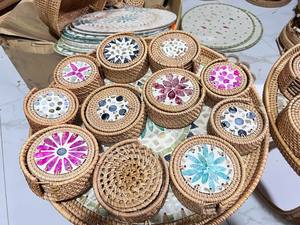 Plato de Ratán Natural Redondo de Alta Calidad, Estilo Bohemio, 10x10cm, Colores Personalizables, Tejido a Mano en Vietnam - Product Image 6