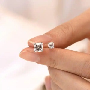 Boucles d'oreilles de luxe en diamant 2 carats taille Asscher, bijoux en diamant de laboratoire, clous d'oreilles en or 14 carats - Product Image 2