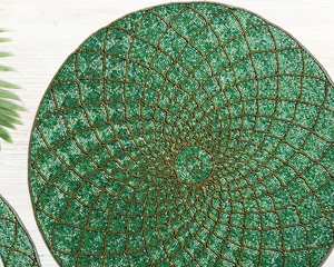 Sets de table perlés avec motif floral personnalisé pour la décoration de table lors de fêtes de Noël, rouge et vert - Product Image 1