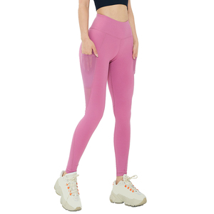 Équipement d'entraînement de gymnastique en satin de haute qualité personnalisé pour femmes vêtements de fitness à la traîne taille push-up extensible Yoga à la traîne pour femmes - Product Image 4