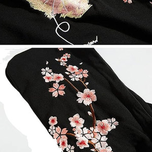 เสื้อฮู้ดปักลายผีเสื้อผู้ชาย สีดำ เสื้อสเวตเชิ้ตพิมพ์ลายดอกไม้ สตรีทแวร์ แฟชั่นลำลอง ผ้าฝ้ายขนแกะ รับผลิตตามสั่ง ขายส่ง OEM - Product Image 4