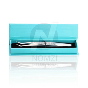 Pince à cils en acier inoxydable couleur plasma avec logo personnalisable 2024, nouvelle conception durable, pointe pointue, NOMZI Eyelash - Product Image 6