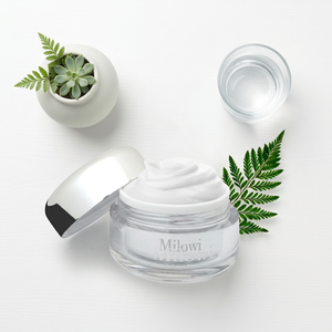 ครีม MILOWI V2 MAGIC RADIANCE WHITENING 50 กรัม ครีมลดเลือนริ้วรอยเพื่อผิวกระจ่างใสทันที ช่วยเติมความชุ่มชื้นให้ผิวเปล่งประกาย - Product Image 1