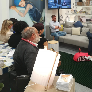 Lampada leggera per mobili moderni Made in italy realizzata in cartone riciclato ecologico per la casa e l'ufficio - Product Image 2