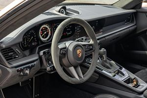 Porsche 911 GT3 2024 en Excelentes Condiciones, Motor Flat-6 de 502 CV, Color Bronce Dorado Metálico PTS - Product Image 6