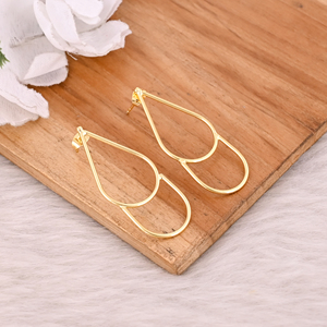 Boucles d'oreilles créoles simples et lisses plaquées or, 100% laiton, boucles d'oreilles pendantes pour la vente en gros, fabricant de bijoux cadeaux - Product Image 3