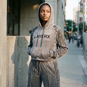 Ensemble de survêtement pour femme 2026 en velours imprimé brodé, coupe-vent, sweat à capuche court, pantalon large, streetwear, poids moyen, écologique - Product Image 1