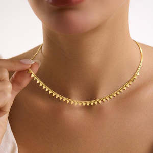 Collier triangle minimaliste de Hallmark, chaîne gourmet plaquée argent et or, alliage de zinc en forme de pyramide, idéal pour un cadeau - Product Image 1