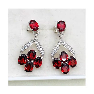 Boucles d'oreilles pendantes tendance en argent sterling 925 poli, ornées de strass étincelants, accessoires de soirée chics - Product Image 1